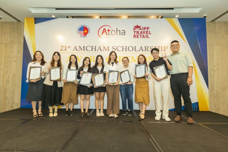 Thông báo Kết quả Chương trình Học bổng AmCham lần thứ 21